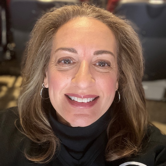 Meet your Posher, Roseann - Picture 2 of 2